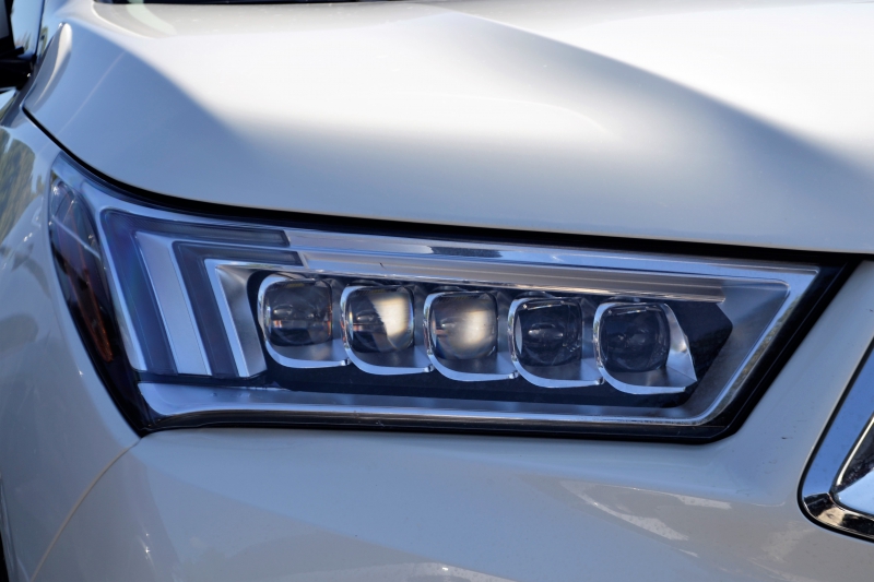 concession-auto-ST CYR SUR MER-min_acura-headlamp-2834131